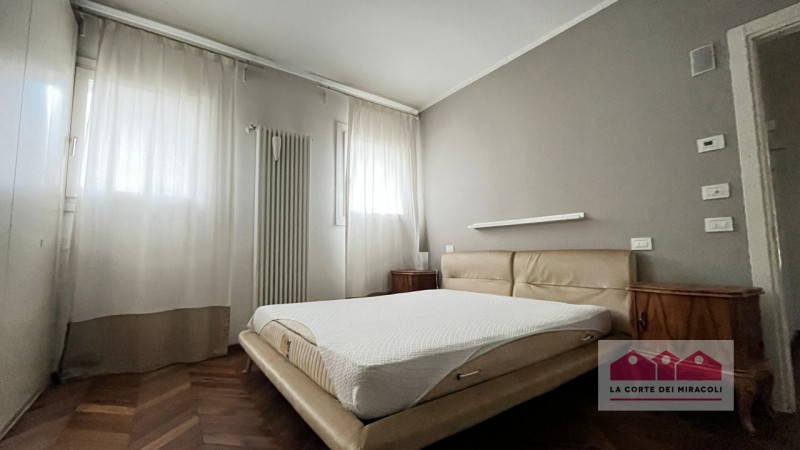 MONTE BERICO: ELEGANTE E LUMINOSO BILOCALE ARREDATO IN CONTESTO DI PREGIO. RIF. 2220X RICHIESTA E...