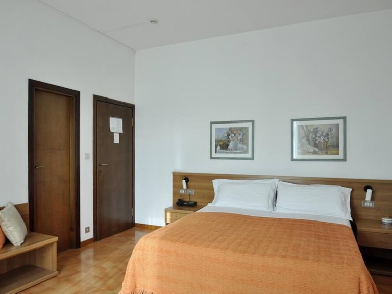 PADOVA CENTRO in zona comoda e privilegiata del cento storico ALBERGO HOTEL in attività con ottim...