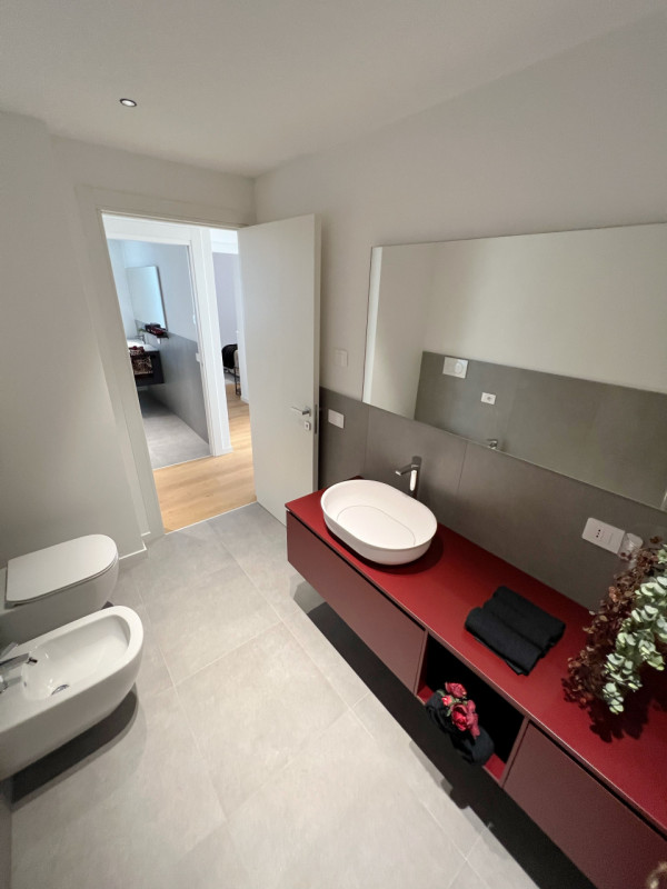 (Per INFO Cristina 3389226442) A Padova, in un'area residenziale caratterizzata dalla suggestiva ...
