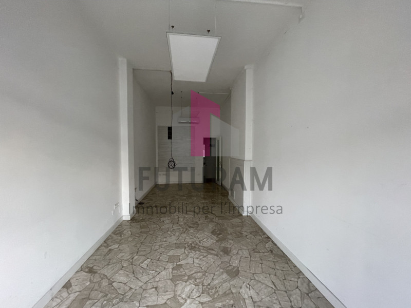 MONTEGALDA - RIF. 6FIL - Per info 0444/310220 - 

Proponiamo in affitto un grande negozio di circ...