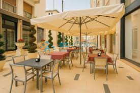 Vicenza
Vicenza zona mercato nuovo, bar giornaliero con cucina attrezzata, grande plateatico cope...