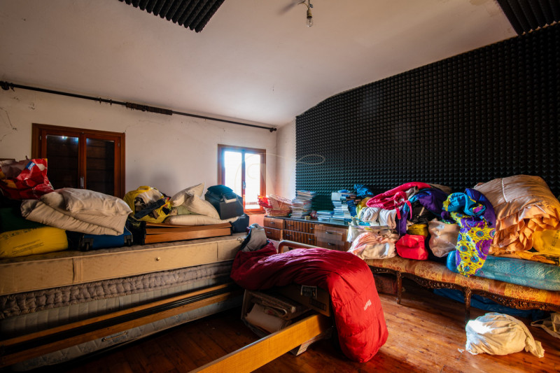 Se stai cercando un'immobile distante dal traffico urbano questa è la soluzione perfetta per te!
...