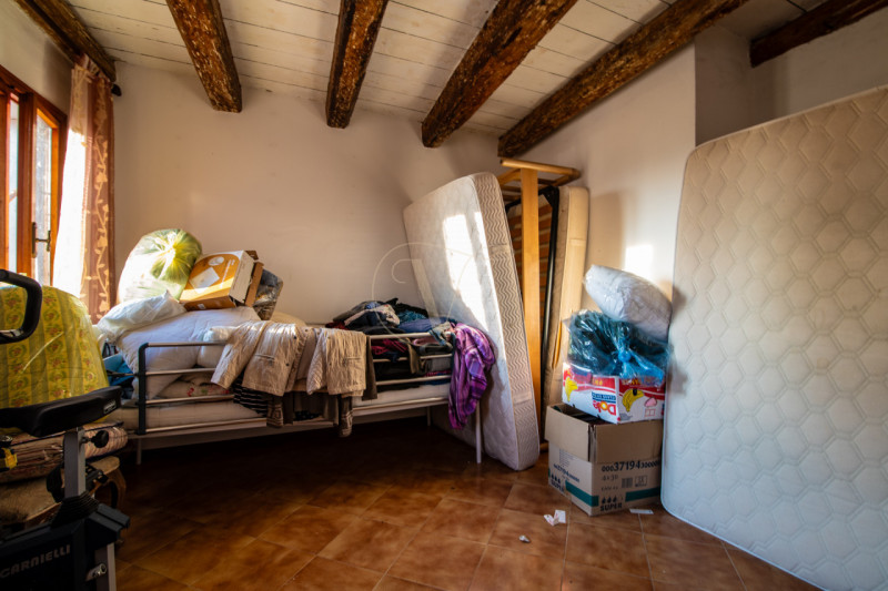 Se stai cercando un'immobile distante dal traffico urbano questa è la soluzione perfetta per te!
...