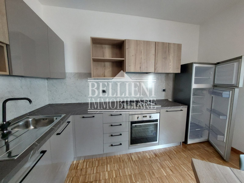 ARACELI: In una laterale in zona Araceli proponiamo in affitto un appartamento appena ristruttura...