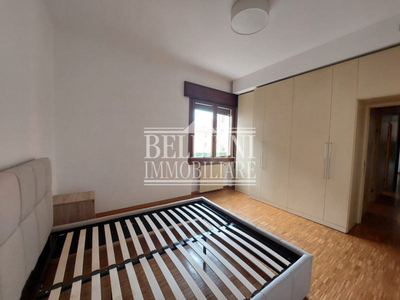 ARACELI: In una laterale in zona Araceli proponiamo in affitto un appartamento appena ristruttura...