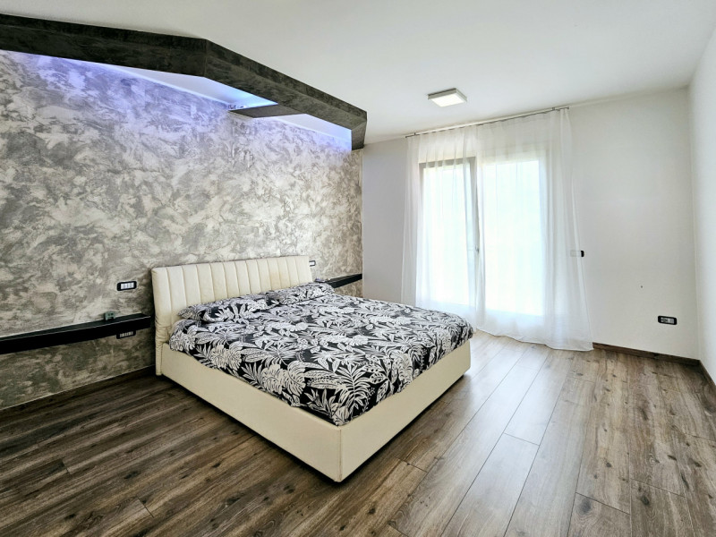 Ad Anguillara Veneta, proponiamo in vendita compendio immobiliare, attualmente suddiviso in due u...