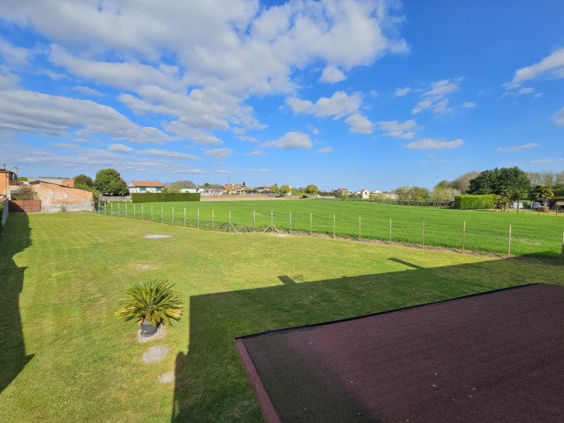 Ad Anguillara Veneta, proponiamo in vendita compendio immobiliare, attualmente suddiviso in due u...