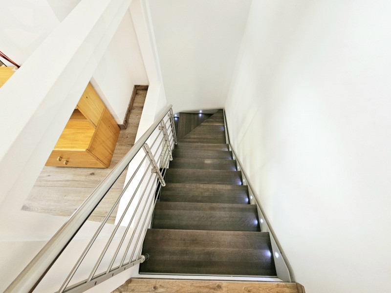 Ad Anguillara Veneta, proponiamo in vendita compendio immobiliare, attualmente suddiviso in due u...