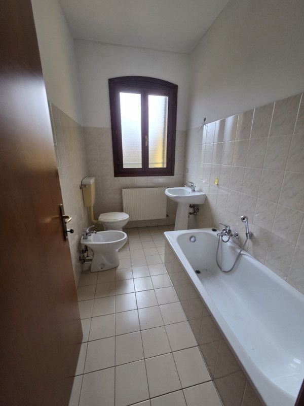 ASTA IMMOBILIARE - PADOVA, zona PRATO DELLA VALLE, Via Michele Sanmicheli, APPARTAMENTO su due pi...