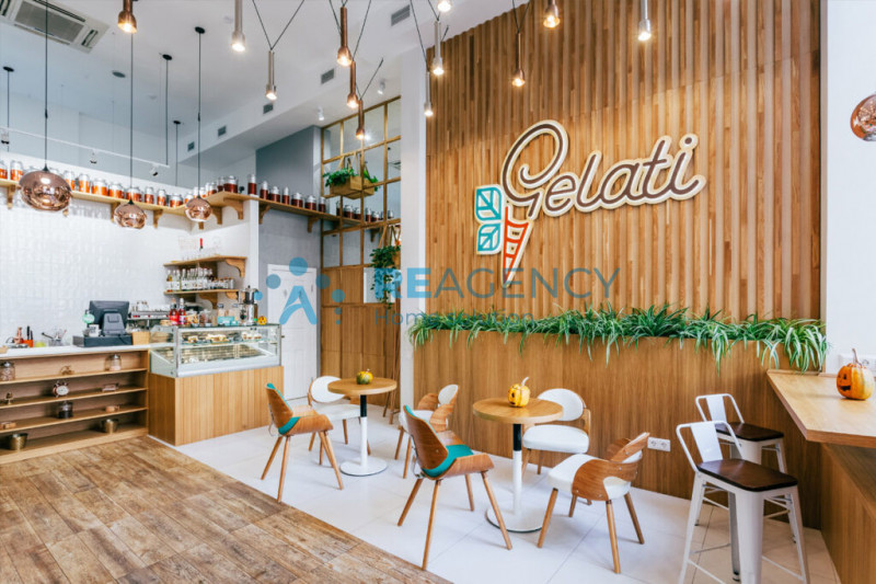 Marostica
Importante bar gelateriaa Marostica sulla piazza centrale, grandissimo plateatico, elev...