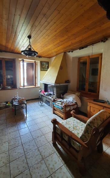 Rif. A.A.01-24

Vendita all'asta - abitazione su 3 livelli in data 24 febbraio 2026

Descrizione:...