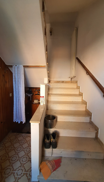 Rif. A.A.01-24

Vendita all'asta - abitazione su 3 livelli in data 24 febbraio 2026

Descrizione:...