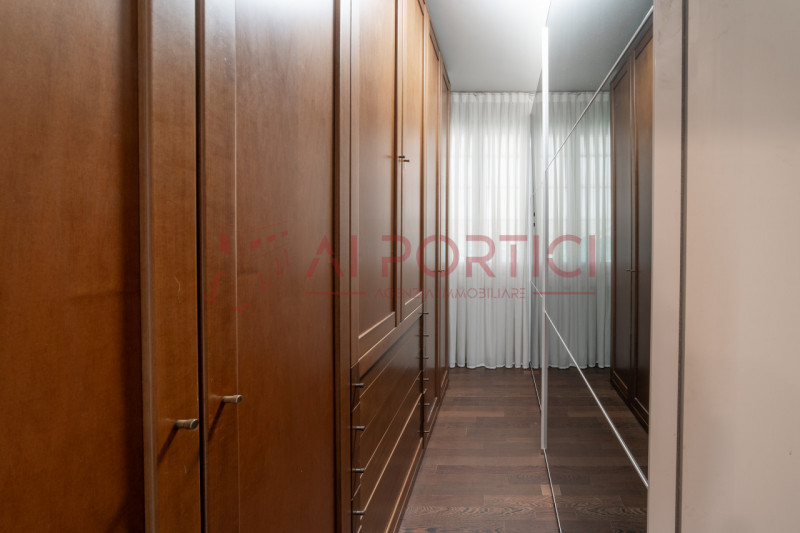 SANT'ANGELO DI PIOVE DI SACCO - In posizione centrale, proponiamo una splendida VILLA SINGOLA imm...