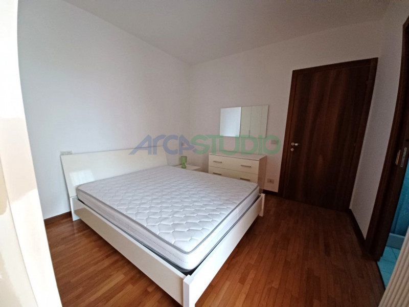 Vicenza - San Bortolo: in ottimo e ben abitato contesto condominiale, affittasi spazioso mini app...