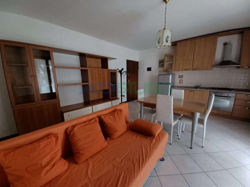 Vicenza - San Bortolo: in ottimo e ben abitato contesto condominiale, affittasi spazioso mini app...