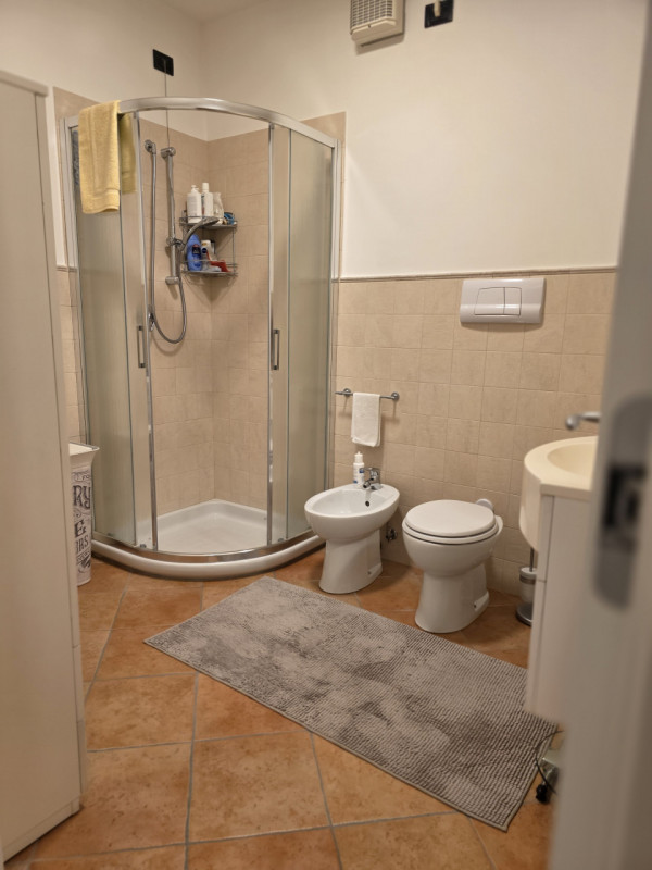 Scoprite questo INTROVABILE ATTICO, un gioiello nel cuore di Padova, situato nella tranquilla zon...