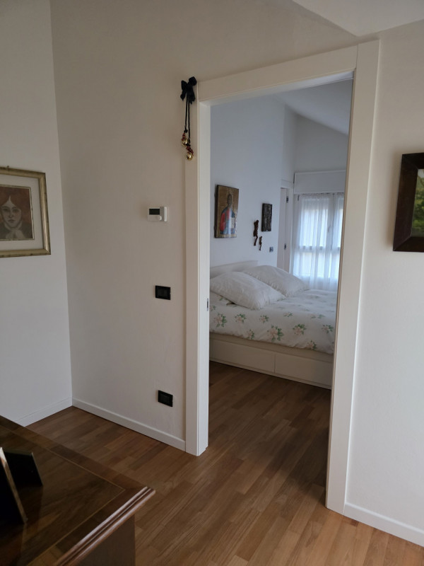 Scoprite questo INTROVABILE ATTICO, un gioiello nel cuore di Padova, situato nella tranquilla zon...