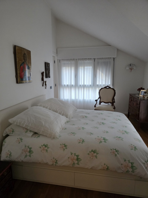 Scoprite questo INTROVABILE ATTICO, un gioiello nel cuore di Padova, situato nella tranquilla zon...