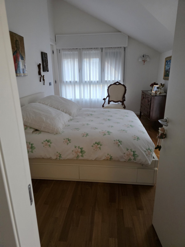 Scoprite questo INTROVABILE ATTICO, un gioiello nel cuore di Padova, situato nella tranquilla zon...