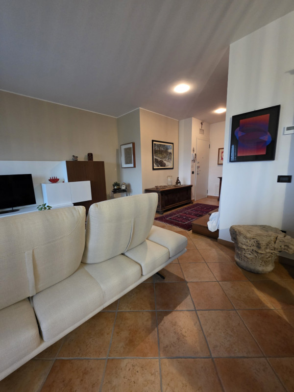 Scoprite questo INTROVABILE ATTICO, un gioiello nel cuore di Padova, situato nella tranquilla zon...