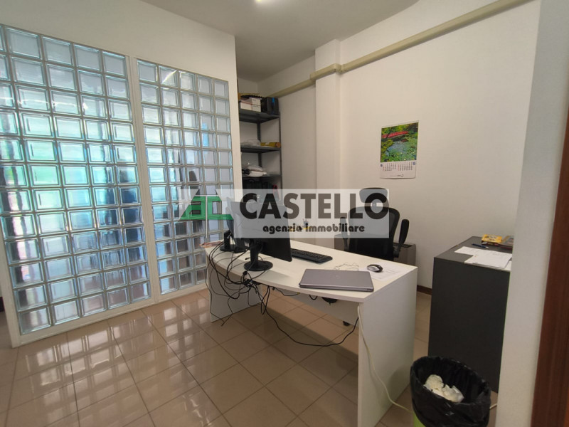 Limena Negozio al piano terra di circa 55mq, situato in vicolo chiuso con presenza di attività co...