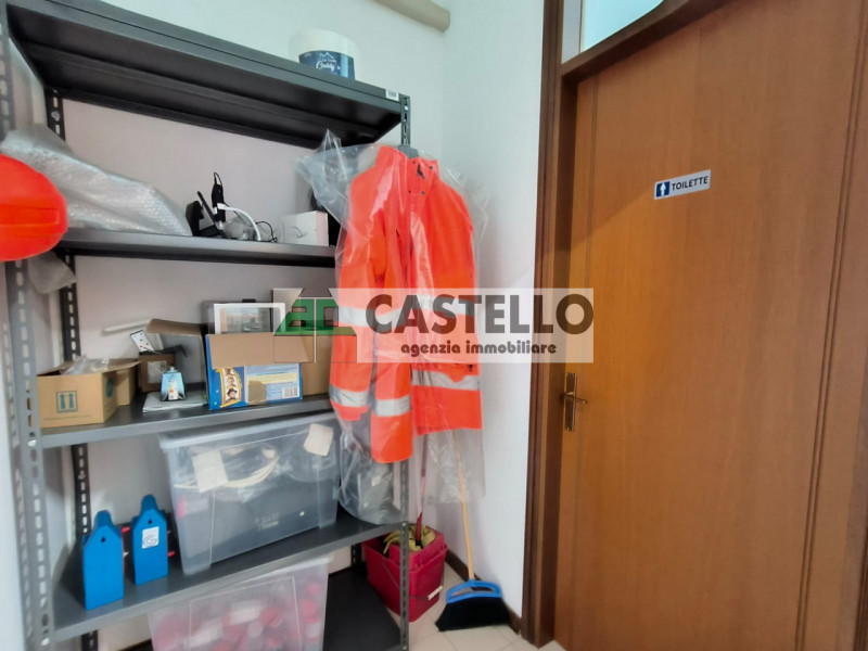 Limena Negozio al piano terra di circa 55mq, situato in vicolo chiuso con presenza di attività co...