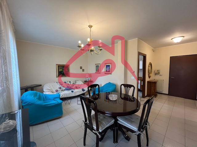 Padova (Mortise): all'interno di residence ed in scala di sole sei unità, appartamento al primo p...