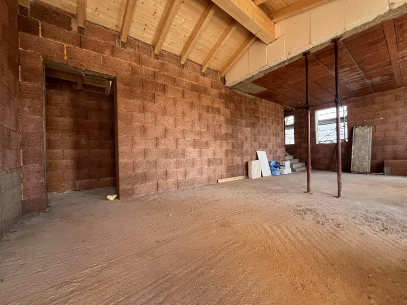 In contesto residenziale di nuova costruzione, proponiamo appartamento bicamere duplex, con spazi...