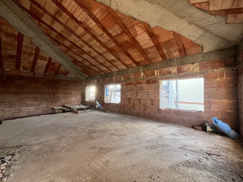 In contesto residenziale di nuova costruzione, proponiamo appartamento bicamere duplex, con spazi...