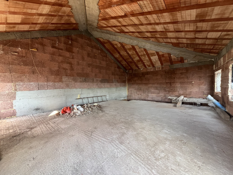 In contesto residenziale di nuova costruzione, proponiamo appartamento bicamere duplex, con spazi...