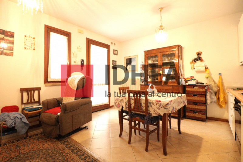 CATENA - VILLORBA 

RIF"NSV4"
L'agenzia IDHEA di Villorba propone questo appartamento mini al pia...