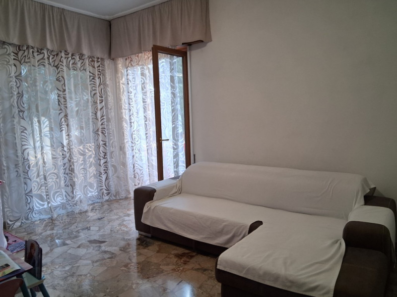 Via Meschinelli: proponiamo un ampio appartamento trilocale di 94 mq nel cuore di Vicenza, ideale...