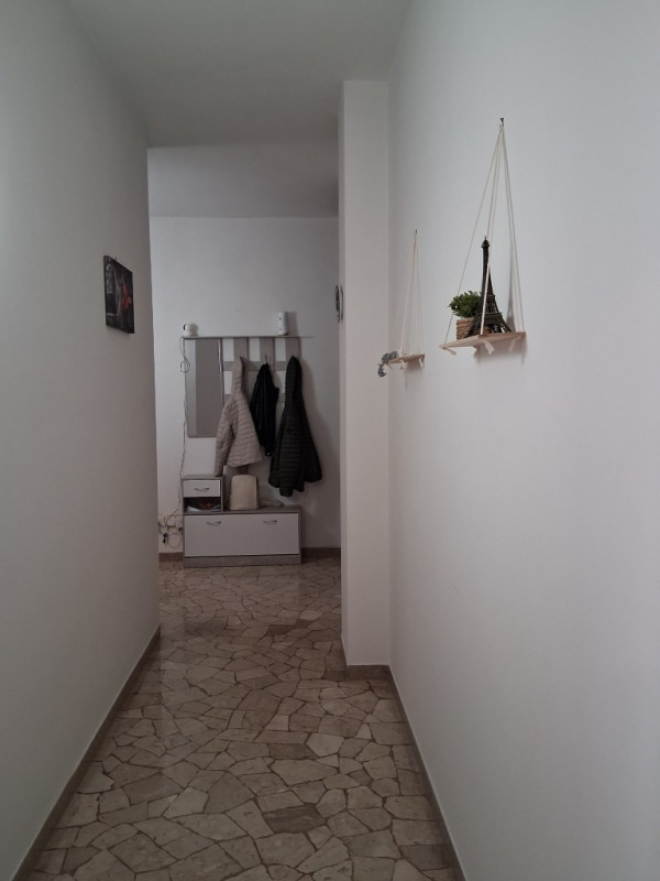 Via Meschinelli: proponiamo un ampio appartamento trilocale di 94 mq nel cuore di Vicenza, ideale...