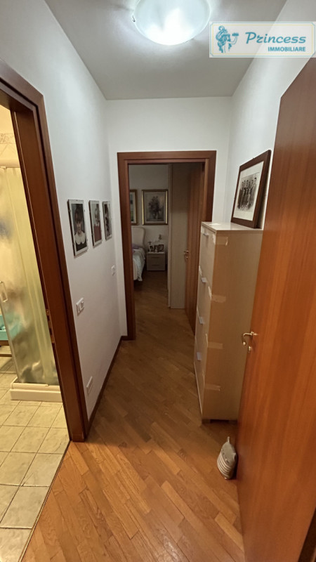 Nel centro storico di Schio, proponiamo in vendita un affascinante mini appartamento situato all'...