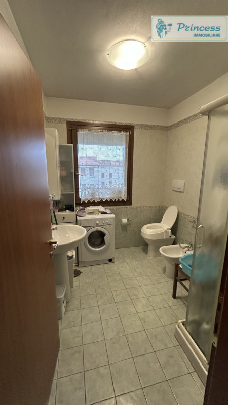 Nel centro storico di Schio, proponiamo in vendita un affascinante mini appartamento situato all'...