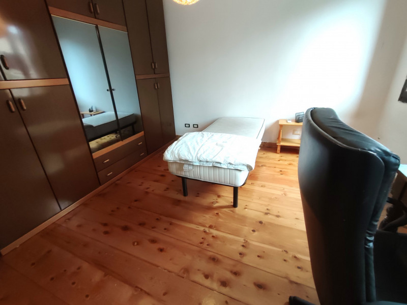 Proponiamo in vendita una casa a schiera di testa situata nella tranquilla e apprezzata zona di B...