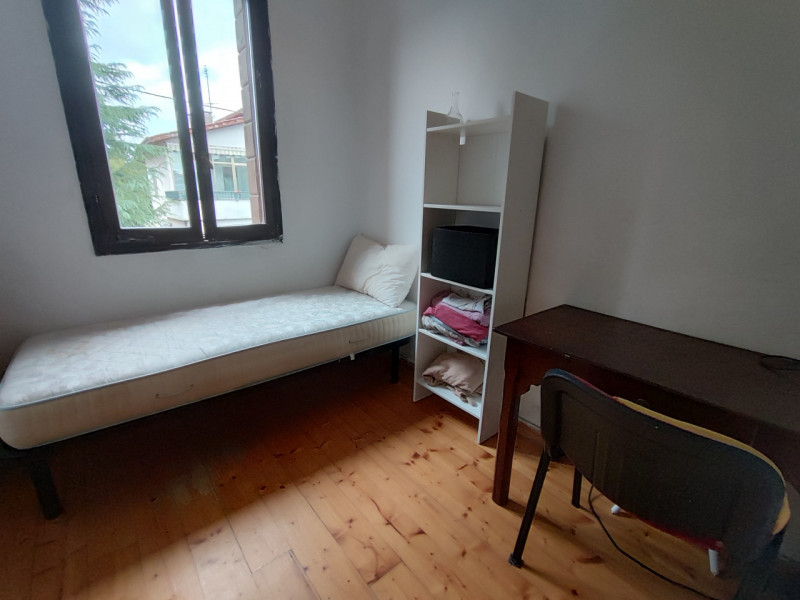 Proponiamo in vendita una casa a schiera di testa situata nella tranquilla e apprezzata zona di B...