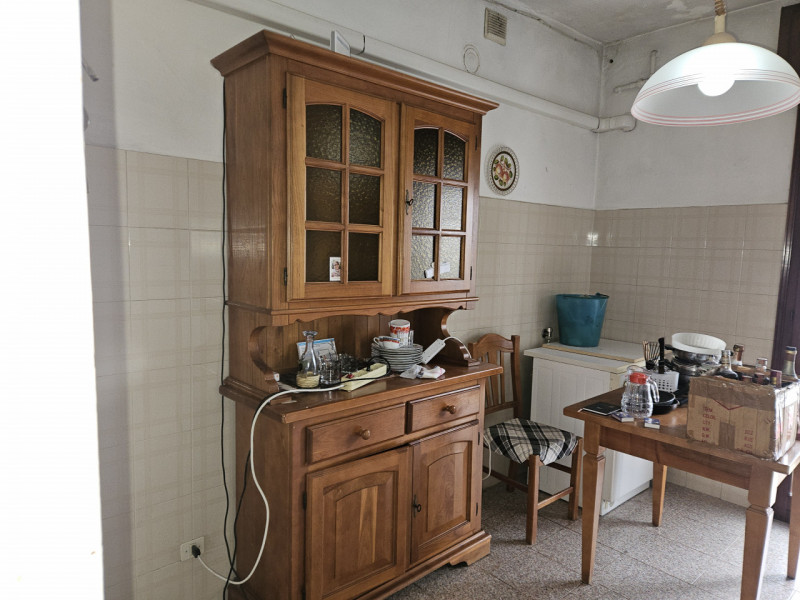 In esclusiva presso la nostra agenzia, proponiamo un luminoso appartamento quadrilocale situato a...