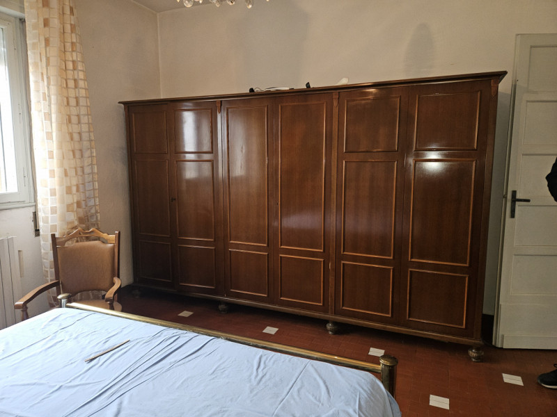 In esclusiva presso la nostra agenzia, proponiamo un luminoso appartamento quadrilocale situato a...