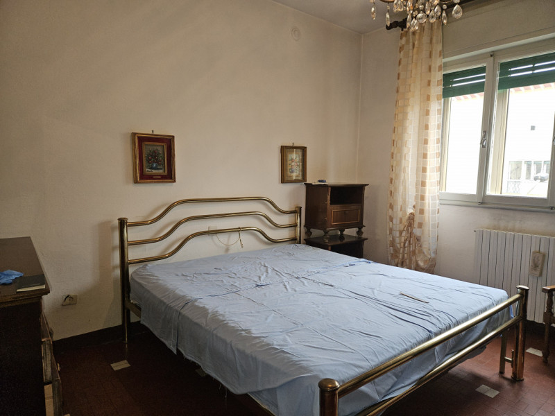 In esclusiva presso la nostra agenzia, proponiamo un luminoso appartamento quadrilocale situato a...