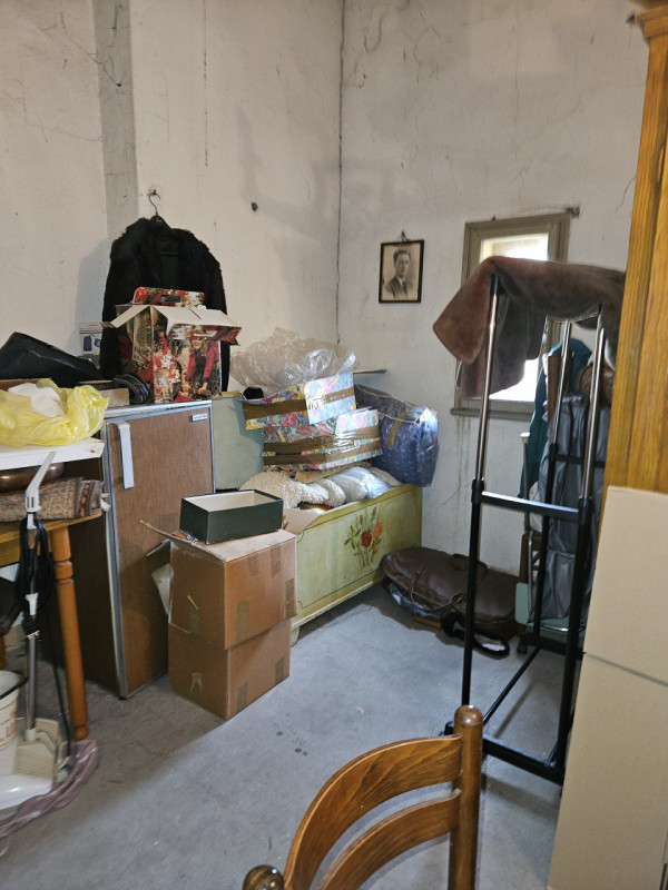 In esclusiva presso la nostra agenzia, proponiamo un luminoso appartamento quadrilocale situato a...