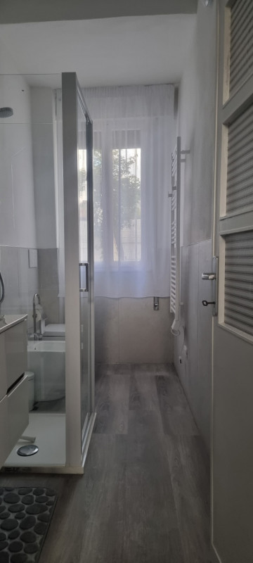 Sei uno studente/essa alla ricerca di un ambiente accogliente e funzionale? In una piccola palazz...