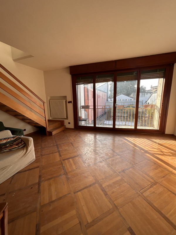 Padova via San Francesco - centro storico, Nicoletta Dardilli di AD Casa Padova propone in locazi...