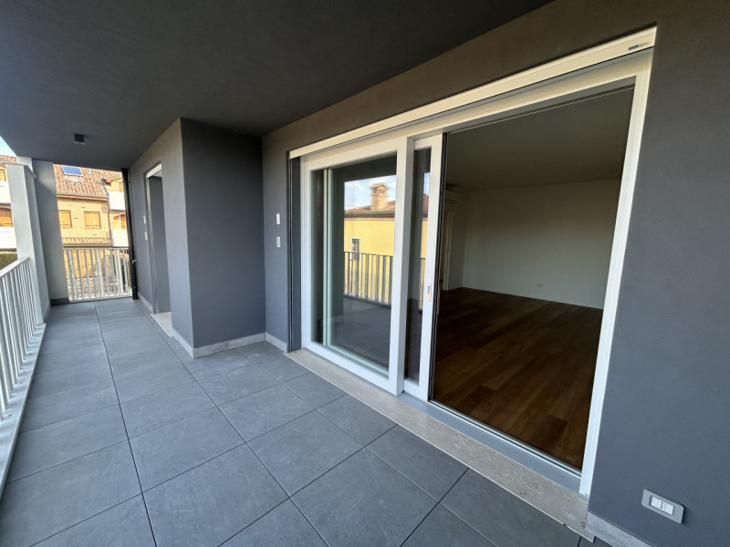 In una delle zone più esclusive e ricercate di Padova, nel cuore di Madonna Pellegrina, prende fo...