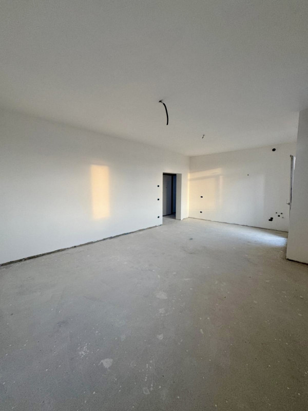 COMPOSIZIONE:
Proponiamo in vendita un appartamento di nuova costruzione situato al piano primo. ...