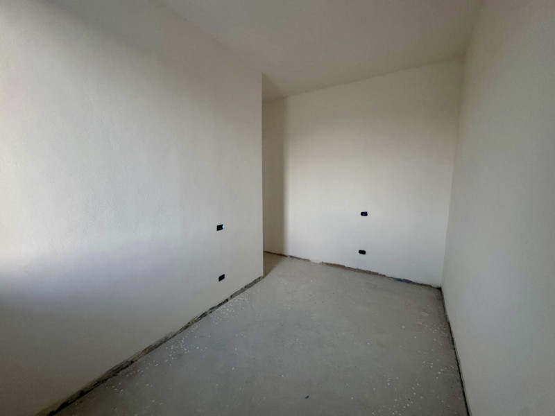 COMPOSIZIONE:
Proponiamo in vendita un appartamento di nuova costruzione situato al piano primo. ...