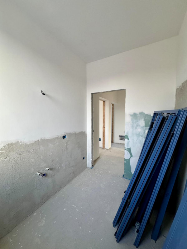 COMPOSIZIONE:
Proponiamo in vendita un appartamento di nuova costruzione situato al piano primo. ...