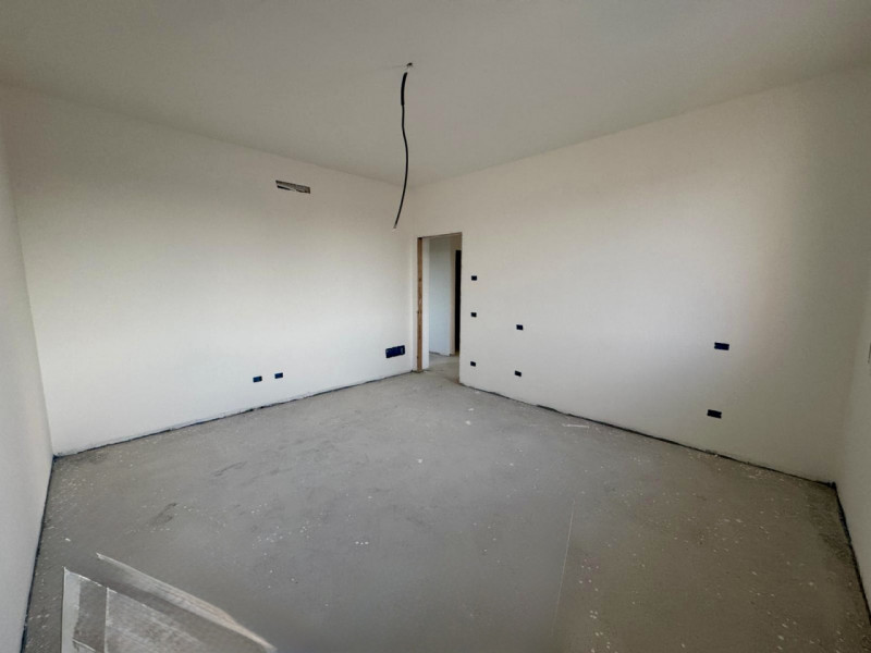 COMPOSIZIONE:
Proponiamo in vendita un appartamento di nuova costruzione situato al piano primo. ...