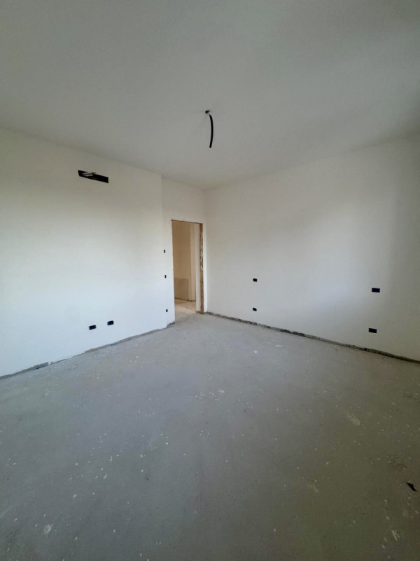 COMPOSIZIONE:
Proponiamo in vendita un appartamento di nuova costruzione situato al piano primo. ...