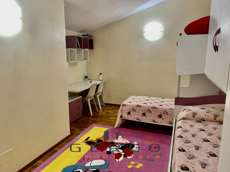 (Per INFO 3316190143) A San Martino di Lupari proponiamo in vendita un appartamento duplex di cir...